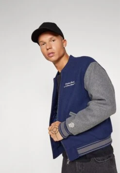 JACK&JONES Premium Jprcambridge Giubbotto BomberMaritime Blue Uomo Giacche JAM21000A-K11 11 JACK&JONES Premium Jprcambridge Giubbotto BomberMaritime Blue Uomo Giacche JAM21000A-K11 -Jack & Jones 079958e0bb2c4e9ea542130b1e8511eb