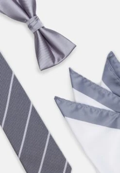 Jack & Jones Jacnecktie Gift Box SetFazzoletti Da TaschinoGlacier Gray Uomo Cravatte E Accessori JA252R00S-C11 -Jack & Jones 26f27fdd7a94436c98abcdb9c9928cf9