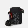 Jack & Jones Jacashford Crossbody UnisexBorsa A TracollaBlack Uomo Borse JA254H00B-Q11 1 Jack & Jones Jacashford Crossbody UnisexBorsa A TracollaBlack Uomo Borse JA254H00B-Q11 -Jack & Jones 2dcfe793574a41229e35a9aced1b84e5