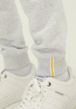 Jack & Jones Gorden Berg LangePantaloni SportiviLight Grey Melange Uomo Pantaloni Sportivi E Joggers JA222E16K-C11 -Jack & Jones 30020b82eff949beb3cb4b4acea3919d