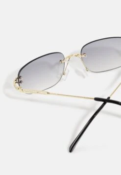 Jack & Jones Jacberlin UnisexOcchiali Da SolePurple Magic Uomo Occhiali Da Sole JA254K002-I11 8 Jack & Jones Jacberlin UnisexOcchiali Da SolePurple Magic Uomo Occhiali Da Sole JA254K002-I11 -Jack & Jones 32ea2c07141a4a30b0ee5edba7c6dc45