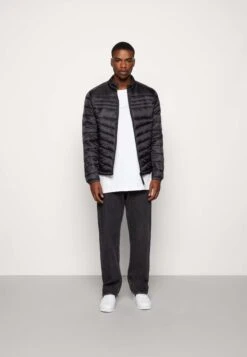 Jack & Jones Jjehero Puffer CollarGiacca InvernaleBlack Uomo Giacche JA222T10Z-Q11 9 Jack & Jones Jjehero Puffer CollarGiacca InvernaleBlack Uomo Giacche JA222T10Z-Q11 -Jack & Jones 3550ee6fbf5e4465a2a10f4dfc7e7bee