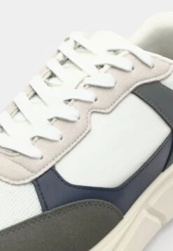 Jack & Jones JFWASPIRE RUNNER - Sneakers Basse - White/black/grey -Jack & Jones 48e268eb68dc425eabe287eab0df4ec1