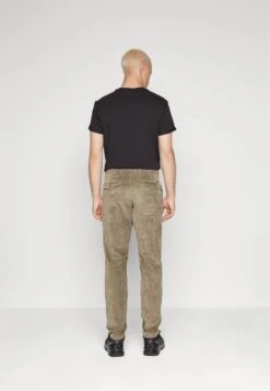 Jack & Jones Jpstace Jjharvey ChinoDusty Olive Uomo Pantaloni JA222E1A4-N11 10 Jack & Jones Jpstace Jjharvey ChinoDusty Olive Uomo Pantaloni JA222E1A4-N11 -Jack & Jones 735eb67744e64468b113b427d361aacb