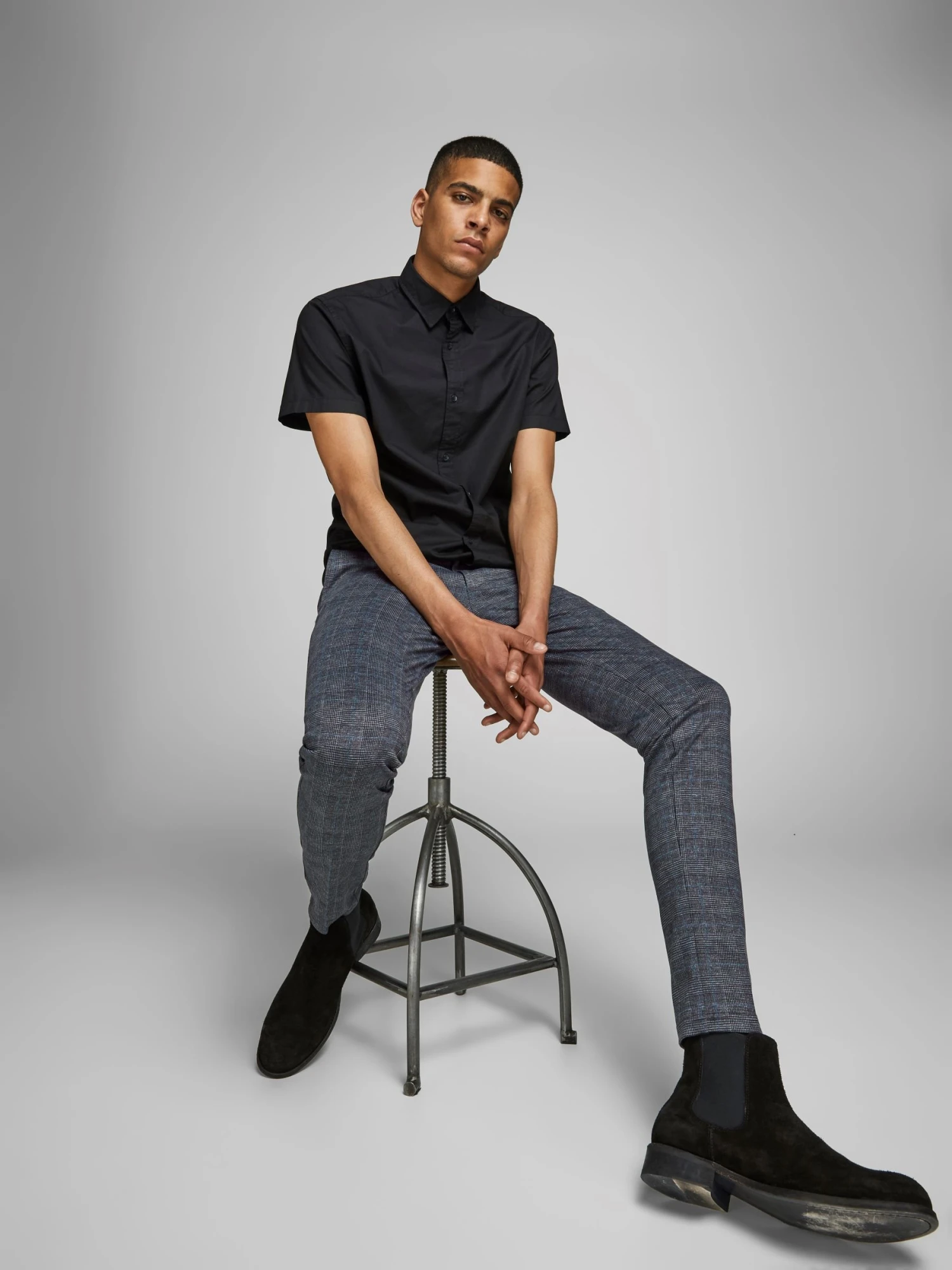 Jack & Jones PantaloniDark Grey Uomo Pantaloni JA222E0NX-C11 6 Jack & Jones PantaloniDark Grey Uomo Pantaloni JA222E0NX-C11 - immagine 4