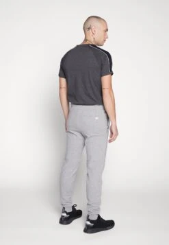 Jack & Jones Jjigordon Jjshark Pantaloni SportiviLight Grey Melange Uomo Pantaloni Sportivi E Joggers JA222E0KP-C11 -Jack & Jones 897ee07e2aa447ad8bebeffbbdf0b065