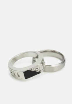 Jack & Jones Jaclancy Ring 2 Pack UnisexAnelloSilver-Coloured Uomo Gioielli JA254L01C-D11 7 Jack & Jones Jaclancy Ring 2 Pack UnisexAnelloSilver-Coloured Uomo Gioielli JA254L01C-D11 -Jack & Jones 9481822763b546a999f53f3a8f741995