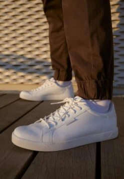 Jack & Jones Jfwtrent Anthracite 19Sneakers BasseBright White Uomo Sneaker JA212O02Y-A11 -Jack & Jones cf746b1e9ded453b903eba78de6d1f59