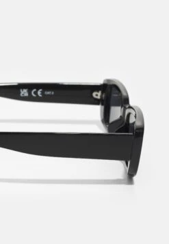 Jack & Jones Jacshane SunglassesOcchiali Da SoleBlack Uomo Occhiali Da Sole JA252K02I-Q11 -Jack & Jones d60ced264204421bade5e2dc660000a5