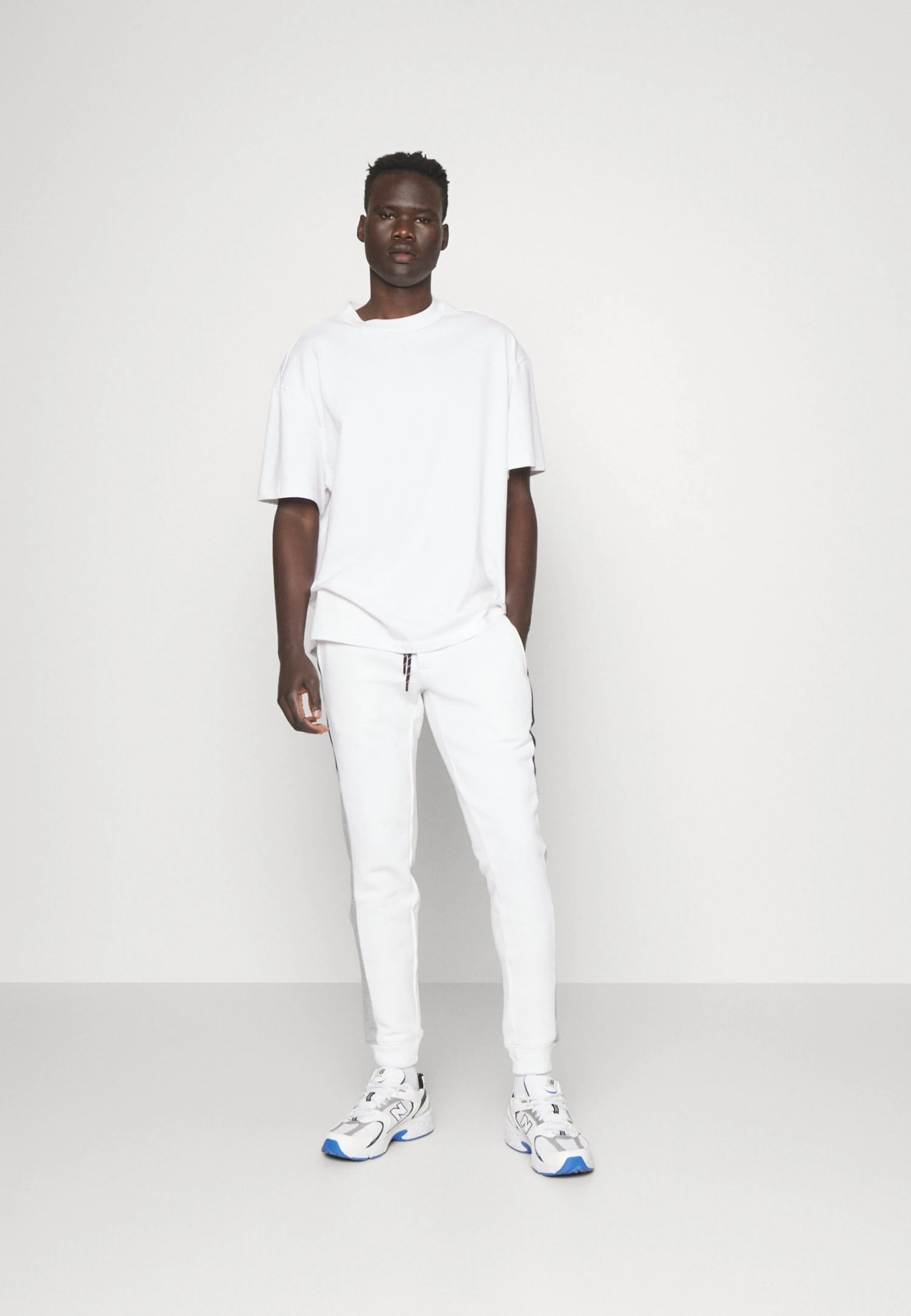 Jack & Jones Jpstwill Jjreid Pant Pantaloni SportiviWhite Uomo Pantaloni Sportivi E Joggers JA222E18W-A11 4 Jack & Jones Jpstwill Jjreid Pant Pantaloni SportiviWhite Uomo Pantaloni Sportivi E Joggers JA222E18W-A11 - immagine 2