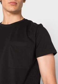 Jack & Jones Jjenoa Pocket Tee Crew Neck T-Shirt BasicBlack Uomo T-shirt E Polo JA222O47J-Q11 11 Jack & Jones Jjenoa Pocket Tee Crew Neck T-Shirt BasicBlack Uomo T-shirt E Polo JA222O47J-Q11 -Jack & Jones deaee8e6d2c54a2fa4e2eeaabf929400