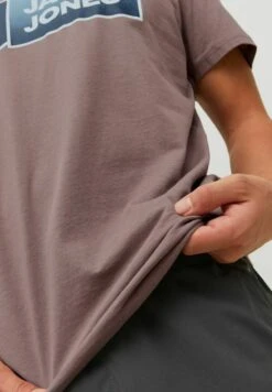 Jack & Jones Jcologan Crew NeckT-Shirt Con StampaTwilight Mauve Uomo T-shirt E Polo JA222O53I-I11 -Jack & Jones e6aaf862e4de4f28a40335a5d2ac3c2e