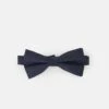 Jack & Jones Jacsolid Bowtie UnisexPapillonNavy Blazer Uomo Completi E Cravatte JA254S007-K12 2 Jack & Jones Jacsolid Bowtie UnisexPapillonNavy Blazer Uomo Completi E Cravatte JA254S007-K12 -Jack & Jones e8a193af097c443d8b0737796940354a