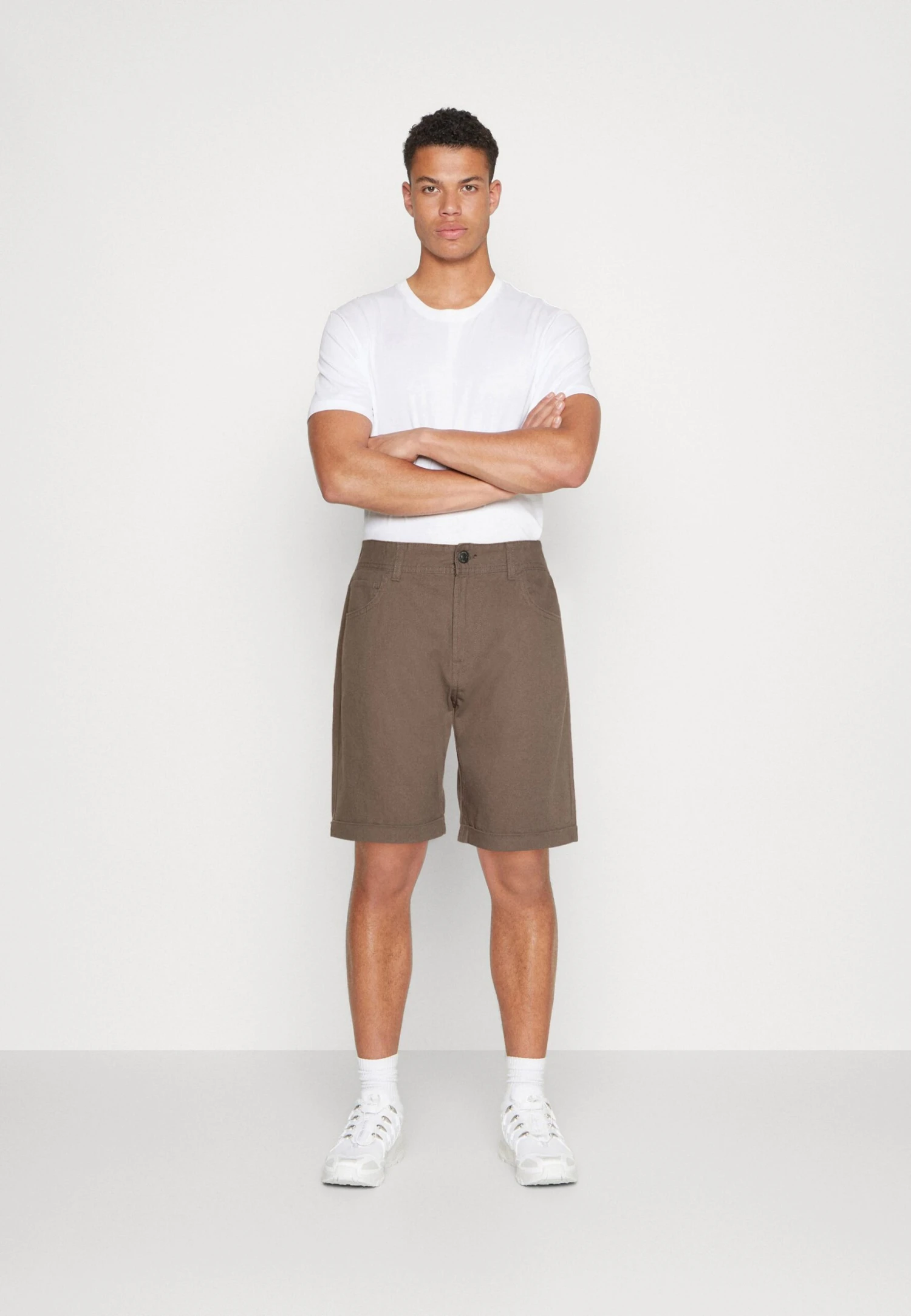 Jack & Jones Jpstrick JjoriginalShortsBrown Uomo Bermuda JA222F182-O11 4 Jack & Jones Jpstrick JjoriginalShortsBrown Uomo Bermuda JA222F182-O11 - immagine 2