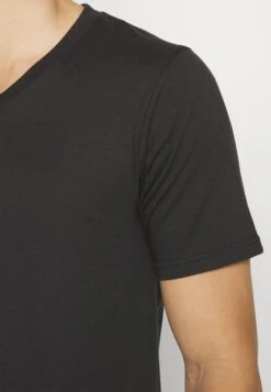 Jack & Jones Jacunder Tee V-Neck 3 PackMaglietta IntimaBlack Uomo Intimo JA282Q008-Q11 11 Jack & Jones Jacunder Tee V-Neck 3 PackMaglietta IntimaBlack Uomo Intimo JA282Q008-Q11 -Jack & Jones f436fa451b4d4366afc3d41ec406f9c0
