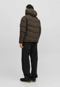 Jack & Jones Jorvesterbro Puffer SnGiacca InvernaleChocolate Brown Uomo Giacche JA222T1NK-O11 11 Jack & Jones Jorvesterbro Puffer SnGiacca InvernaleChocolate Brown Uomo Giacche JA222T1NK-O11 -Jack & Jones f4ac851ca2b3421ead6cb95426ca5a92