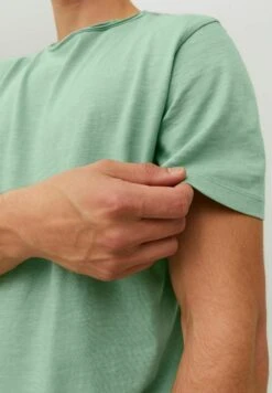 Jack & Jones Jjebasher Tee O NeckT-Shirt BasicGranite Green Uomo T-shirt E Polo JA222O3SE-M13 -Jack & Jones f59a7bda3d9c4ce5bc2e5928b29b18a5